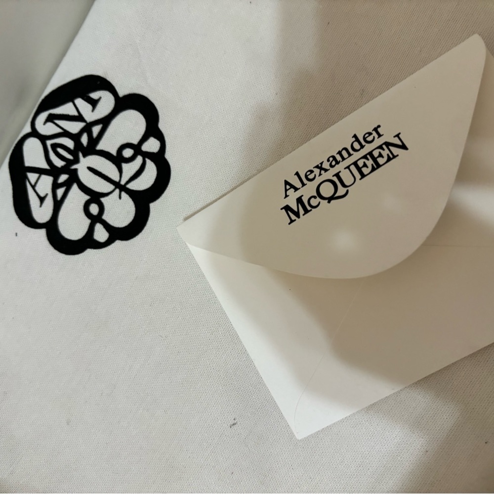 Alexander Mcqueens - Picture 7 of 7